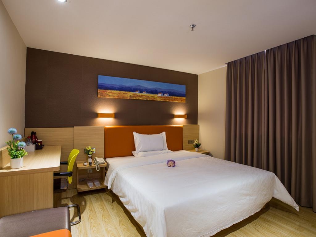7Days Premium Chongqing Hongqihegou Hotel Room photo