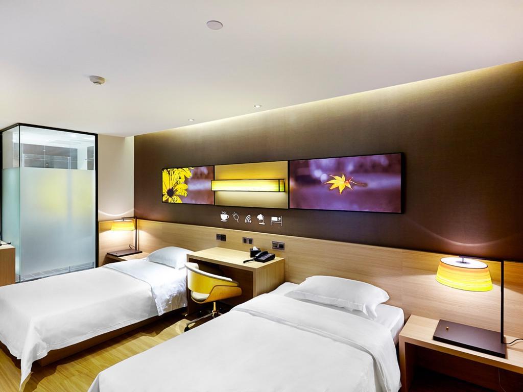 7Days Premium Chongqing Hongqihegou Hotel Room photo